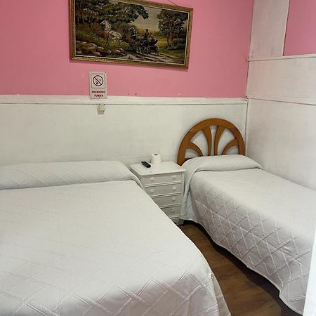 Hostal Daniel Мадрид Екстериор снимка